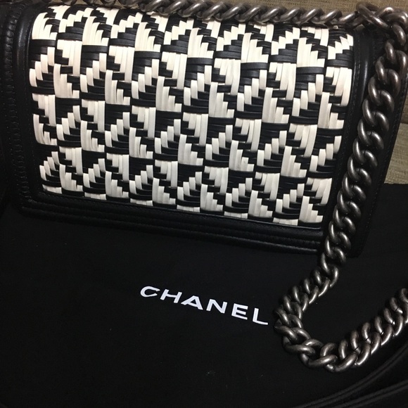 ❌SOLD❌ Auth. 💯 CHANEL Calfskin Woven Medium Boy - Picture 1 of 8